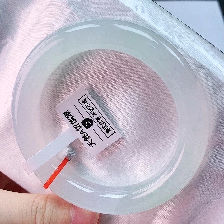 翡翠手镯未镶嵌54胖