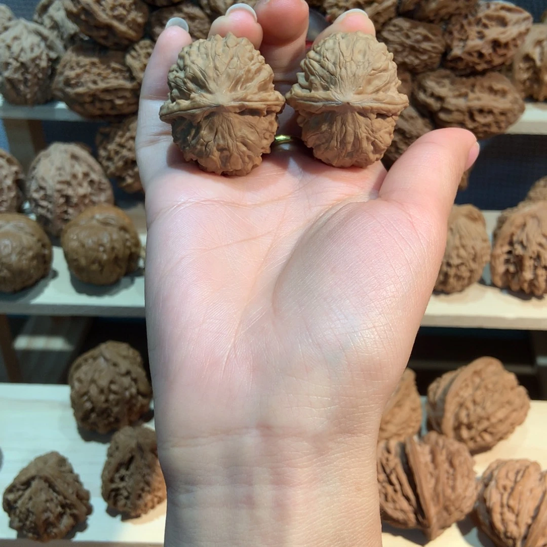 黄松峪元宝文玩核桃