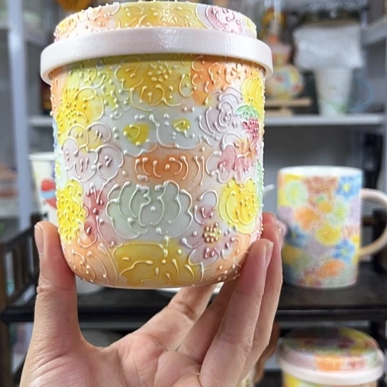 手绘高温釉下彩陶瓷嚼**块