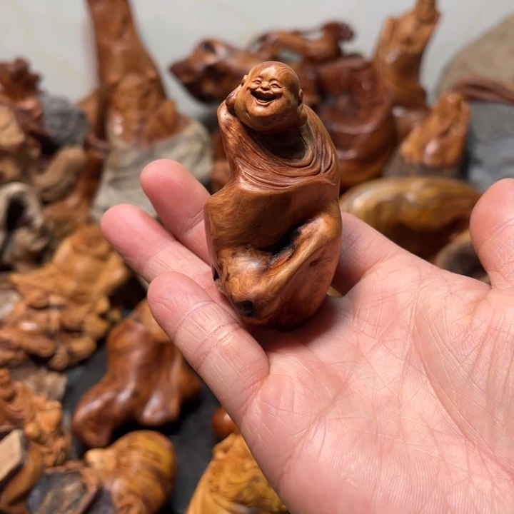 A***建柏木抱石弥勒坨手把件