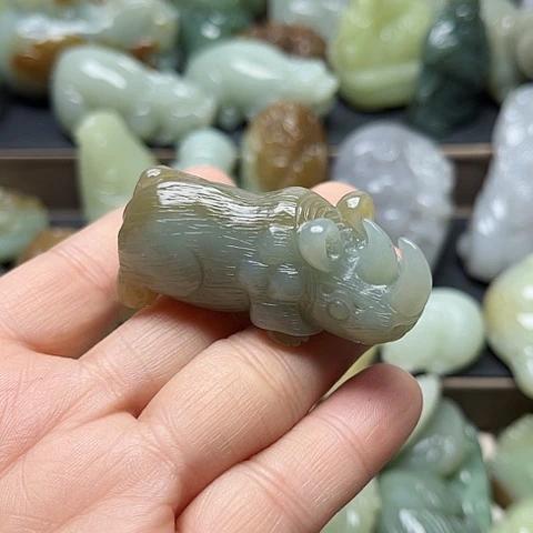 颈饰未镶嵌和田玉