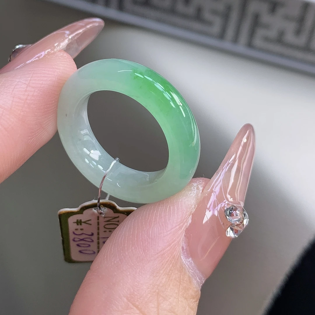 白底青飘阳绿缅甸翡翠玉戒指 10号 小圈口 尺寸15.4-5.3-4.1mm