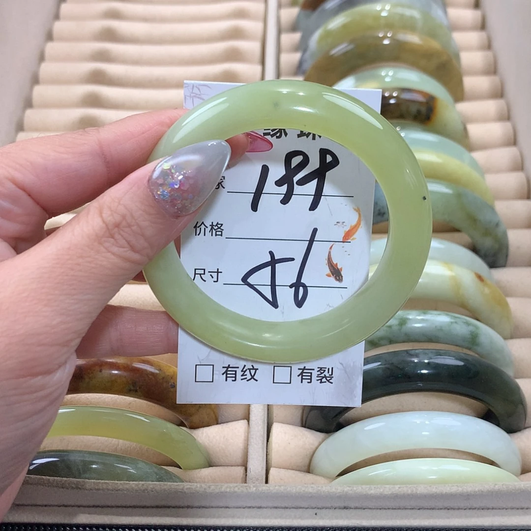 【闪购商品】未镶嵌蛇纹石玉手镯