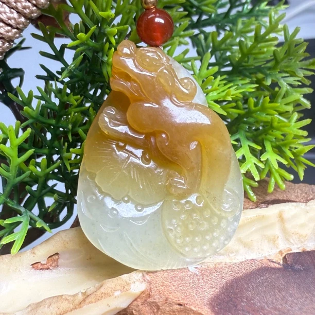 天然和田玉且末糖精工巧雕貔貅挂件吊坠时尚百搭男女款