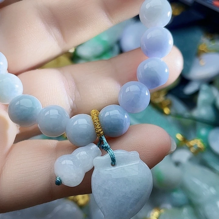 翡翠未镶嵌颈饰好