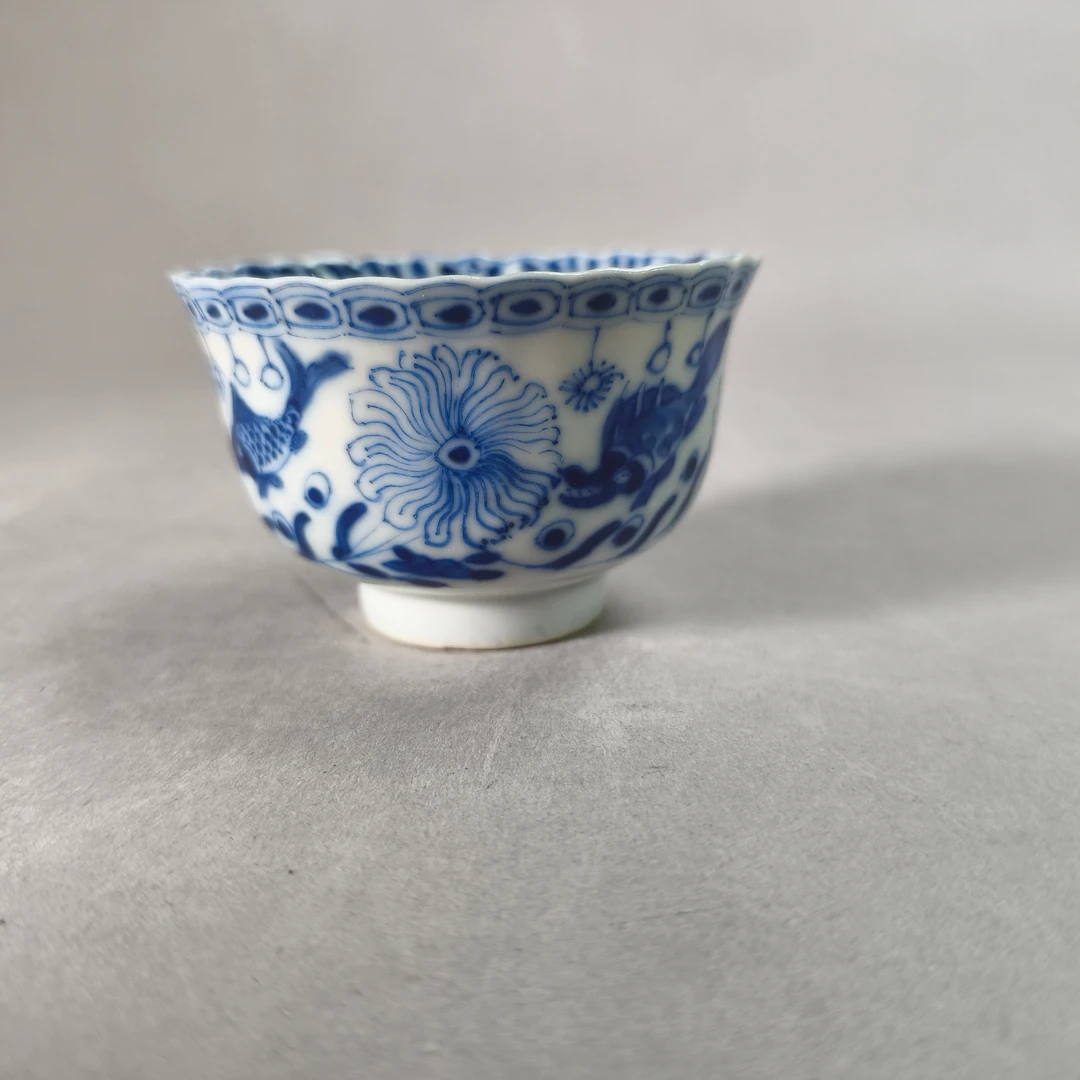 25072672清光绪青花鱼藻纹花口杯 高5.1cm A2283