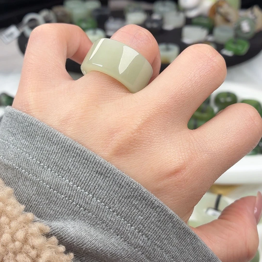 和田玉未镶嵌戒指S14奶绿圆切16.9