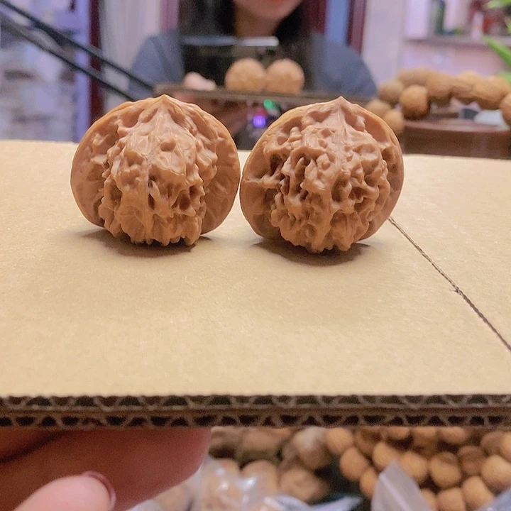 【闪购商品】文玩核桃把件?*36蜡皮刀子