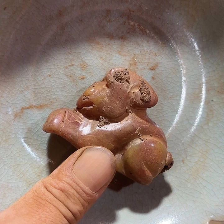 瓷片店铺地址第一个生日快乐哦，