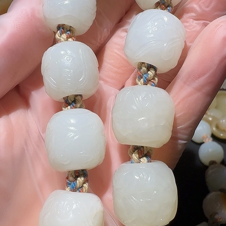 如***$和田玉未镶嵌挂件