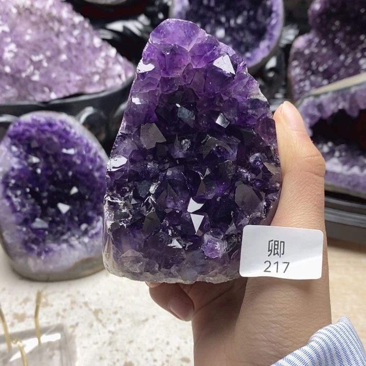 紫晶未镶嵌大型摆件（非配饰）