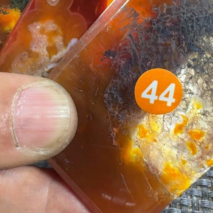 满***屋玛瑙/玉髓未镶嵌颈饰