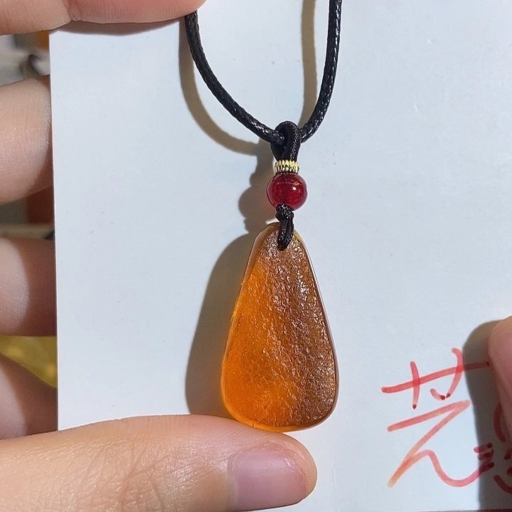 未镶嵌琥珀珠宝奇石