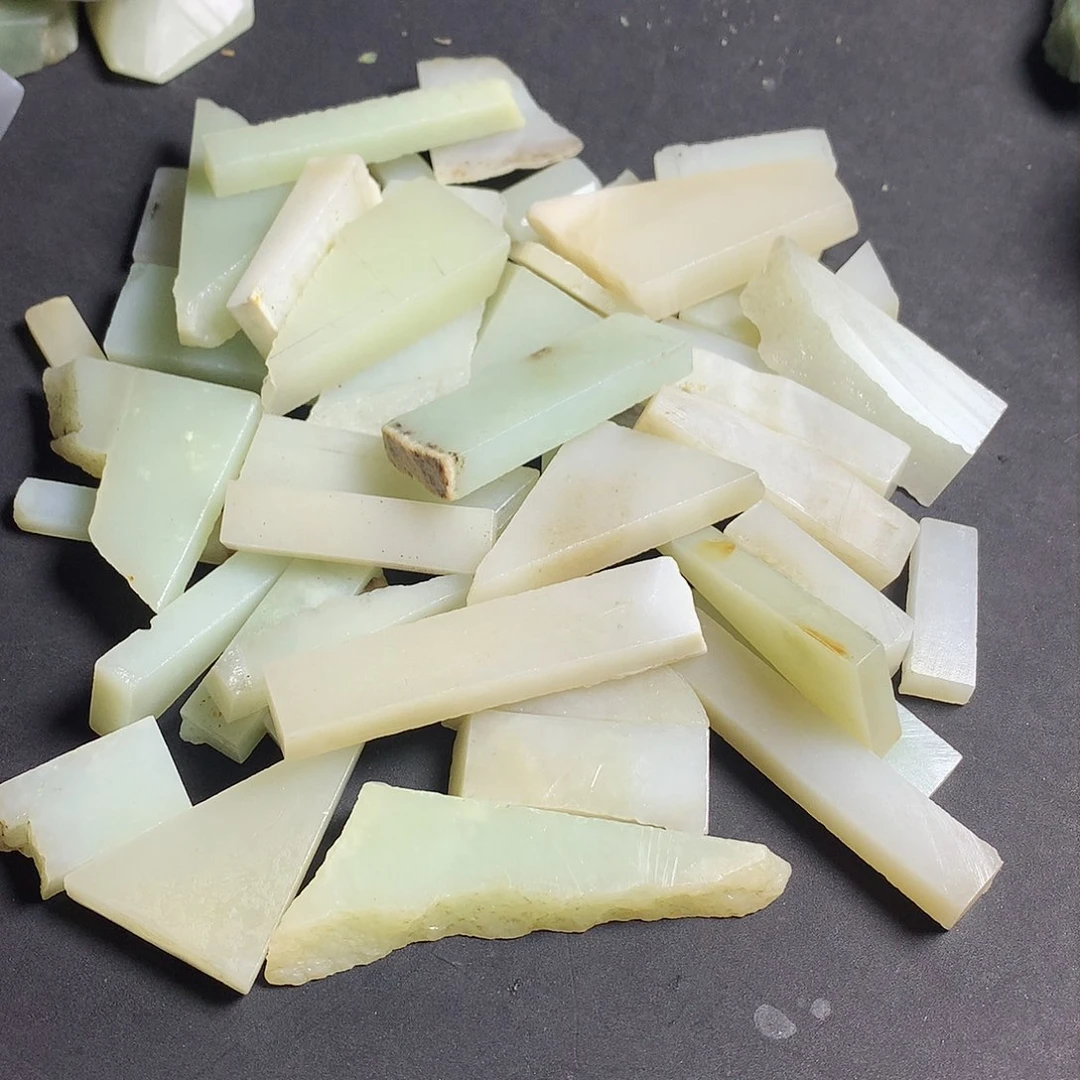 和田玉（糖玉）珠宝半成品足铂镶嵌中***期