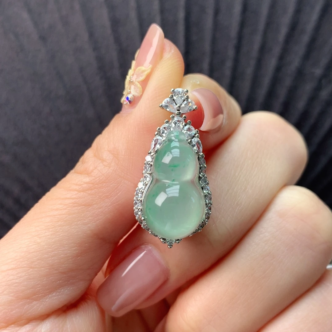 石英质玉（非洲翠）银S925镀金镶嵌冰飘花精品吊坠