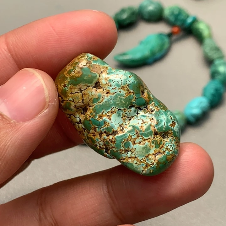 绿松石未镶嵌颈饰