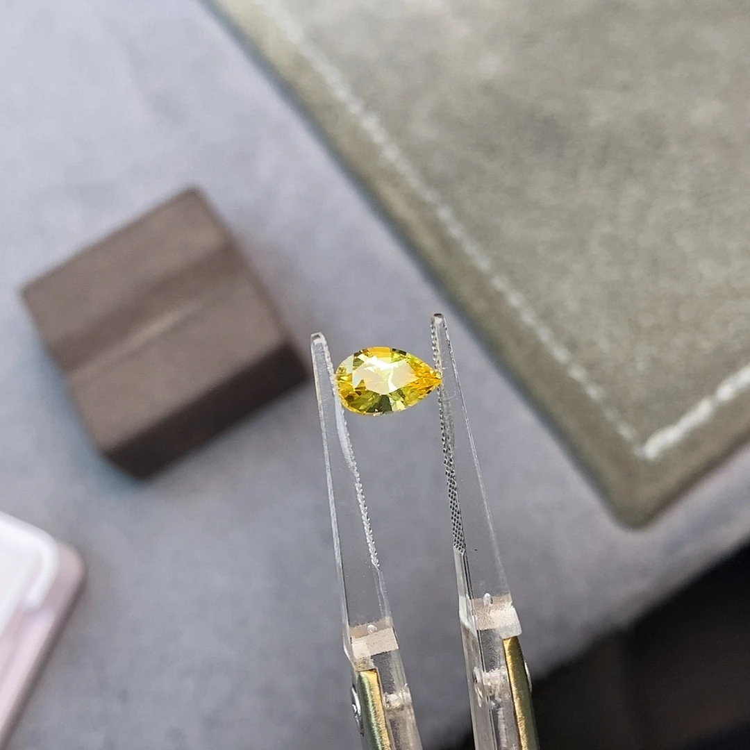 彩色蓝宝石裸石1.1ct 金丝雀
