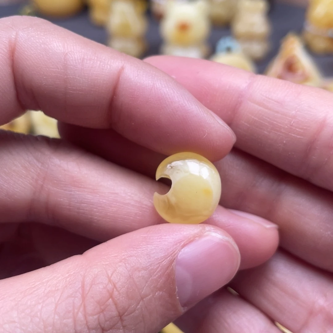 未镶嵌琥珀裸石蜜蜡
