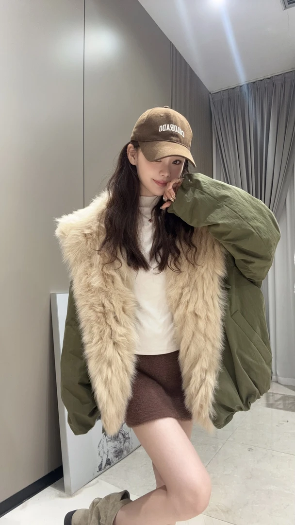KL/蔻吕-B3212-莎莎精选2025年新款狐狸毛鹅绒外套