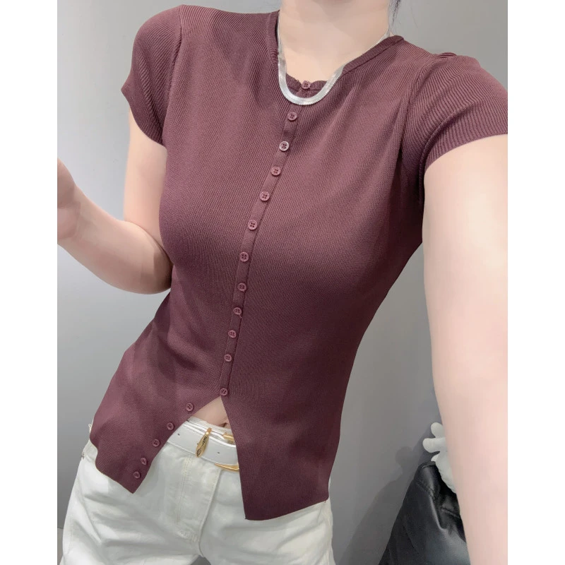 时尚纽扣冰丝针织衫短袖女欧货洋气百搭纯色紧身下摆开叉上衣夏季