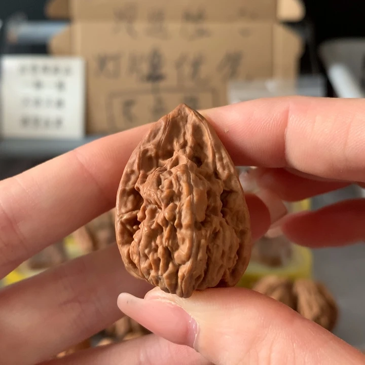 ****吊坠文玩核桃异形单只，有瑕疵