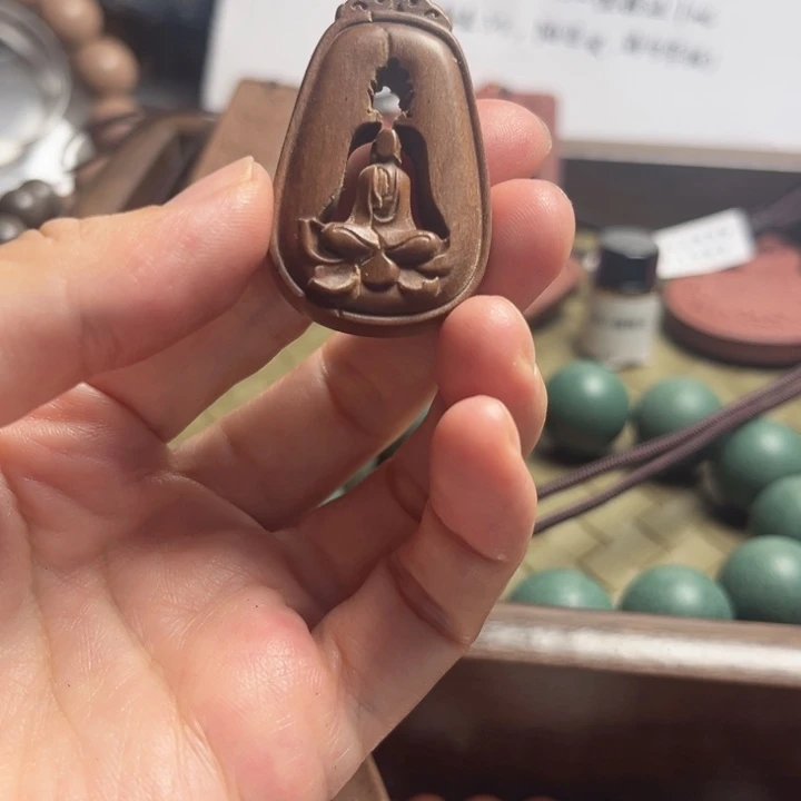 泥塑老山檀无相佛牌牌