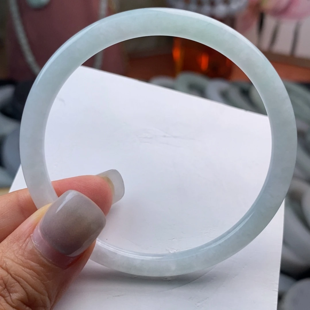 翡翠手镯未镶嵌叮当