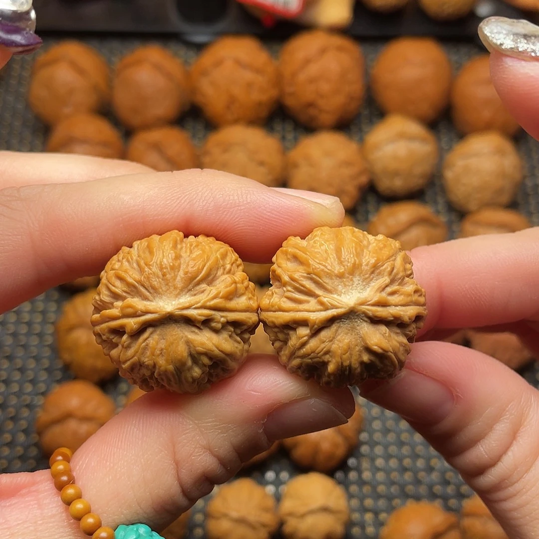 文玩核桃吊坠25尺全品闷尖蝴蝶80009