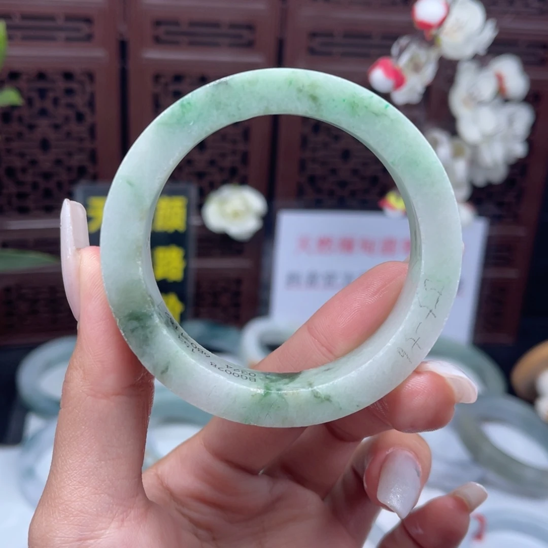 定制翡翠未镶嵌手镯