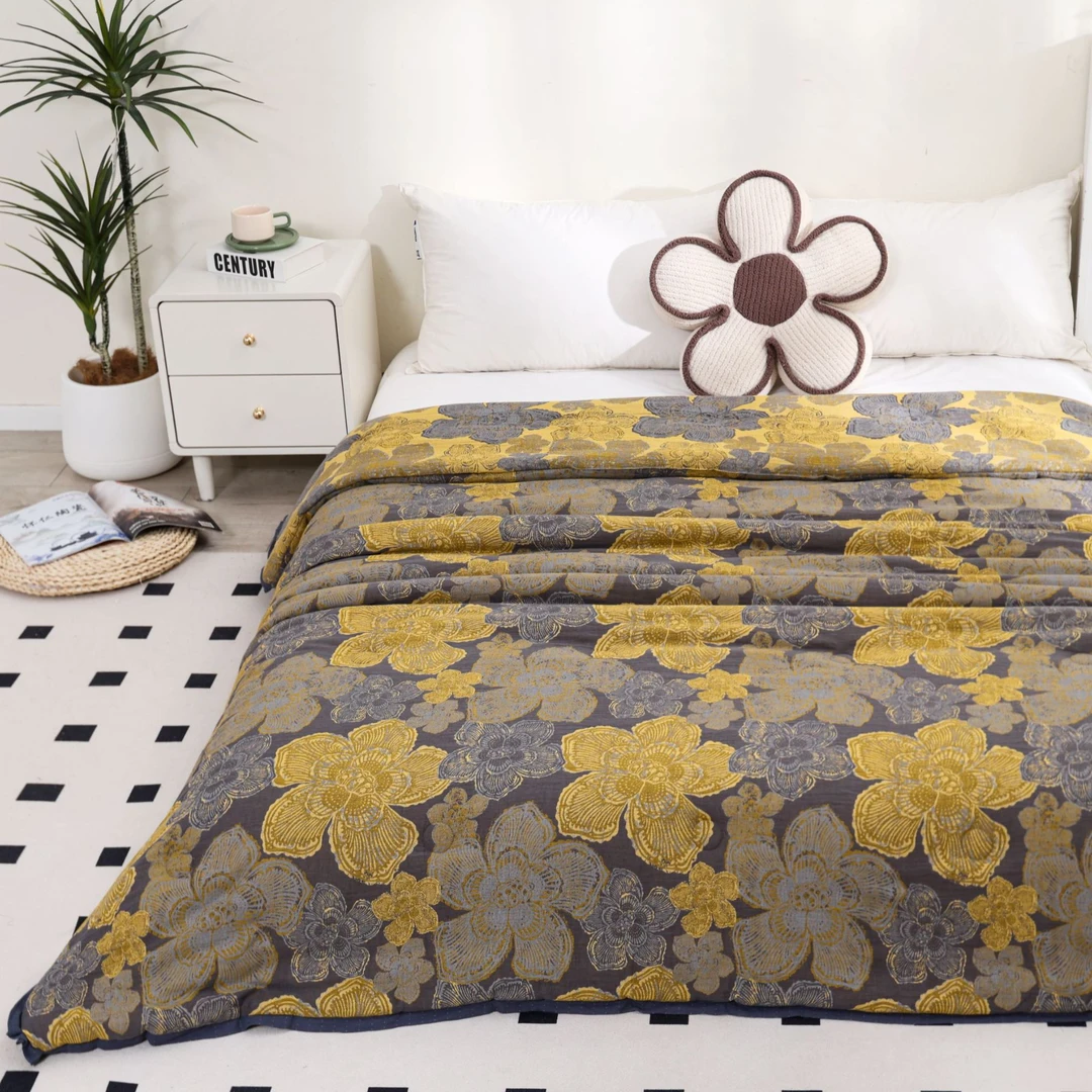 XDONGY（冬云家纺）150*200高定双层纱 木槿黑金 驼 绒蛋白被