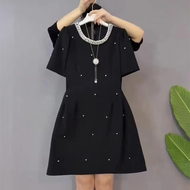 胖妹妹夏款大码女装法式复古小黑裙钉珠款显瘦连衣裙
