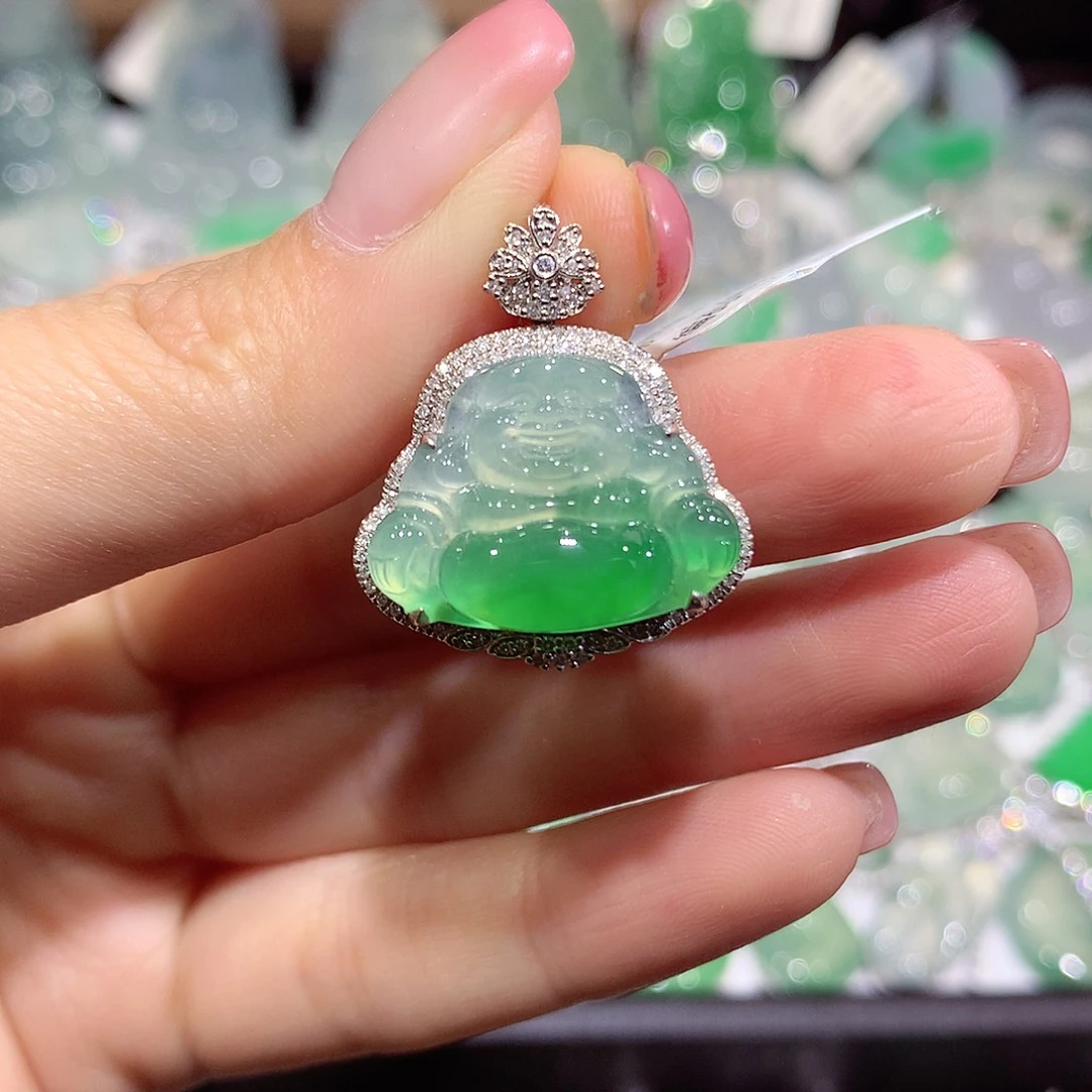翡翠18K金镶嵌颈饰佛