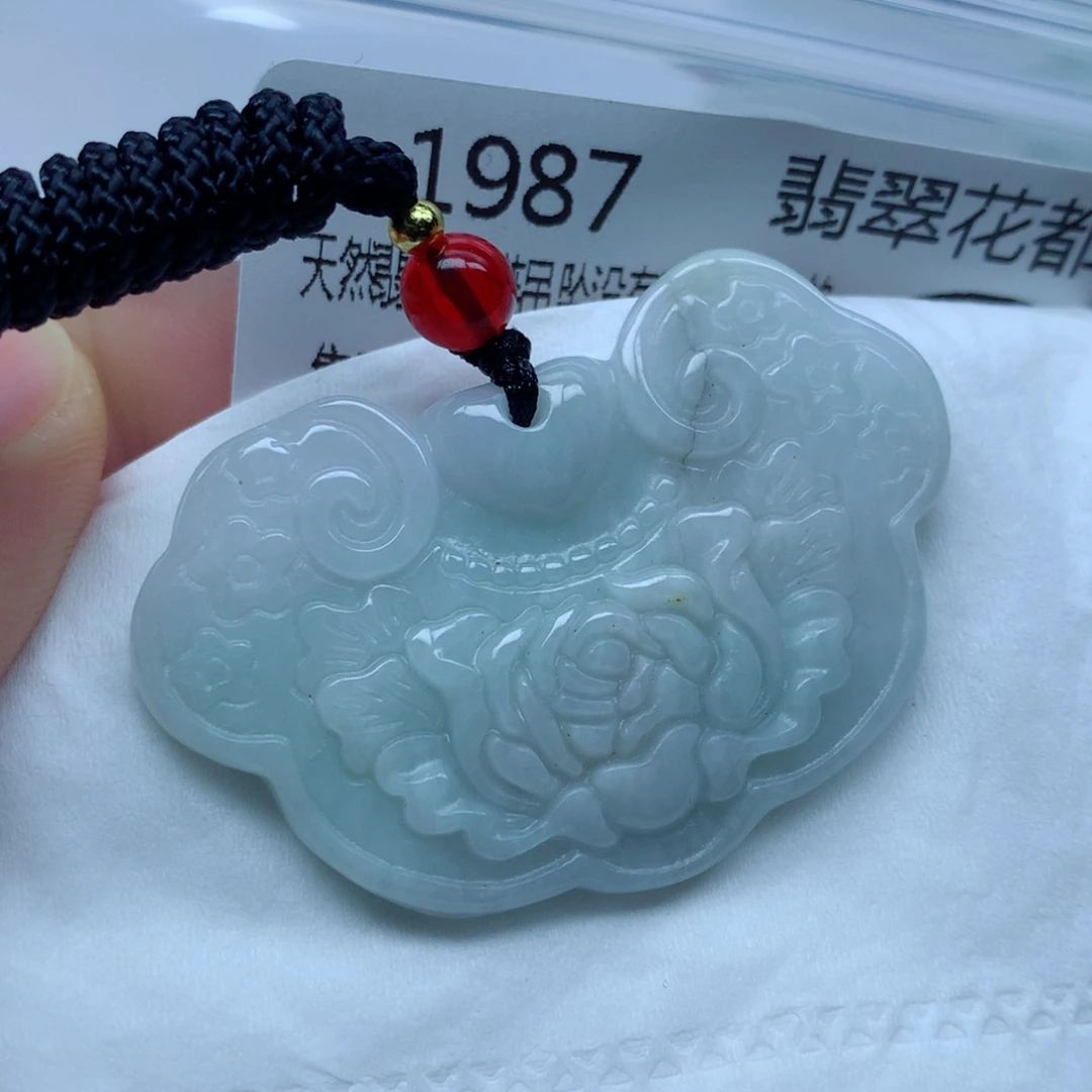 翡翠颈饰未镶嵌牌子