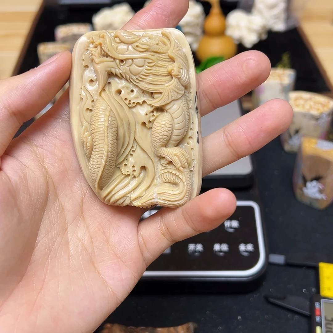 天然猛犸象牙雕刻品