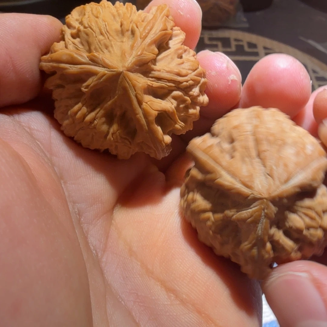文玩核桃吊坠御龙