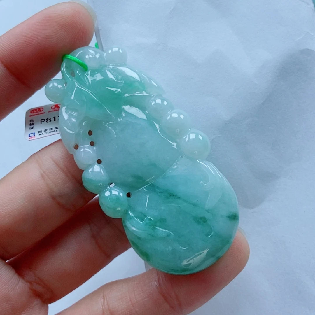 翡翠颈饰未镶嵌为***斗天然