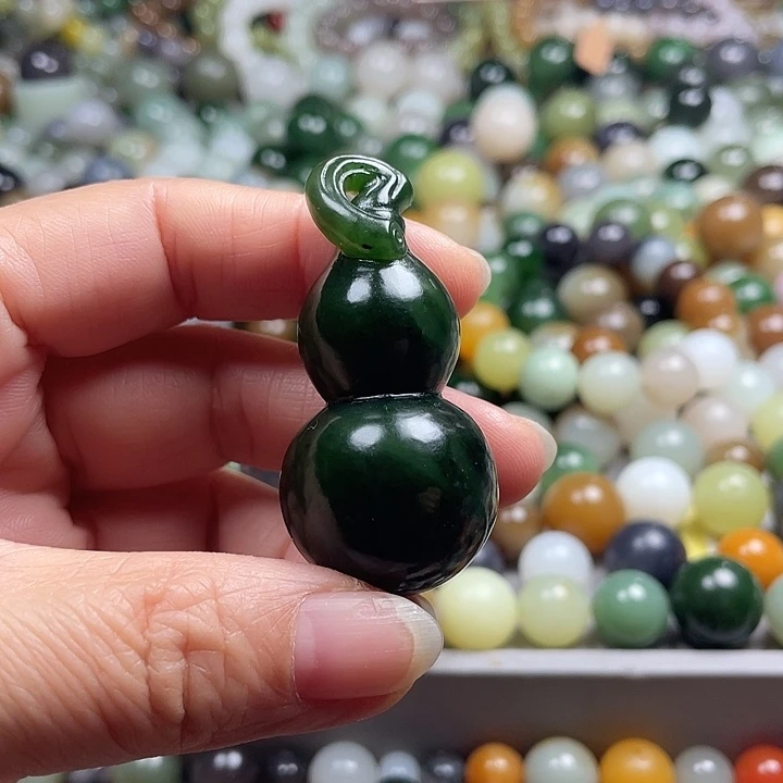 未镶嵌和田玉车挂