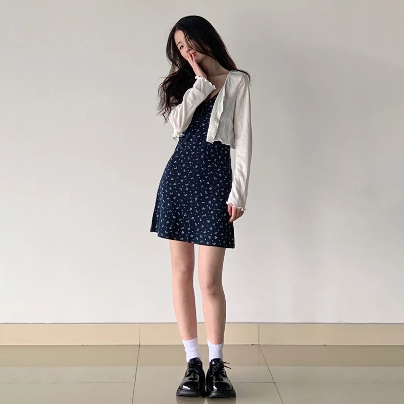 流行漂亮套装裙2025新款早春气质法式黑色碎花吊带连衣裙子女7364