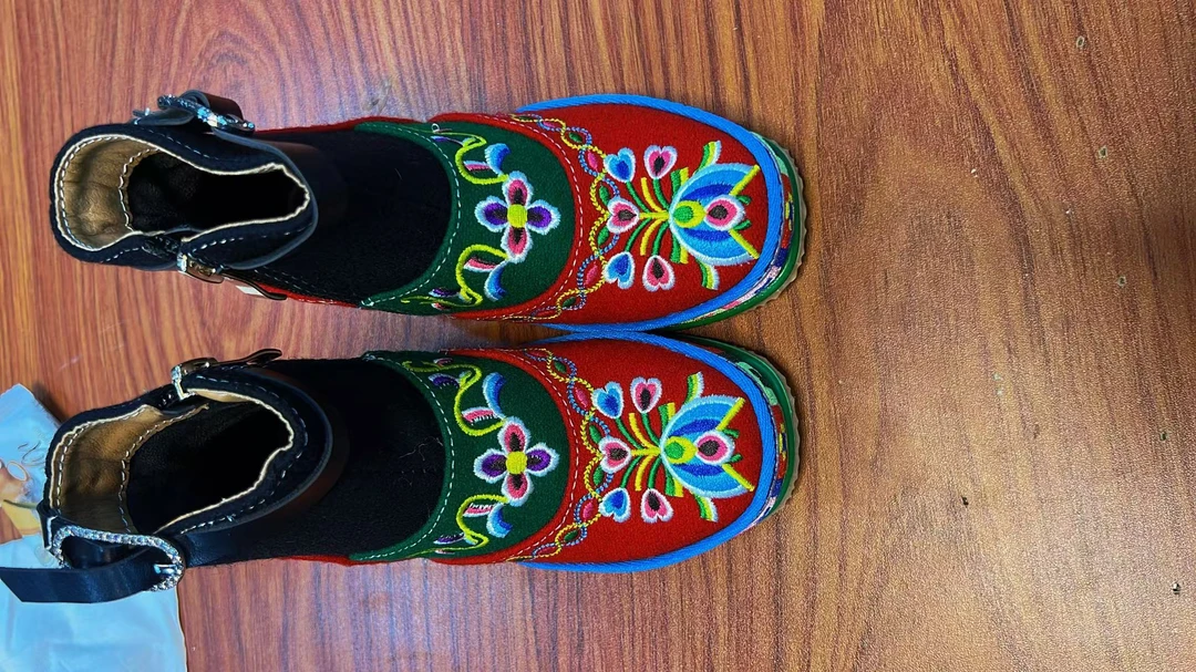 藏式传统厚款绣花鞋