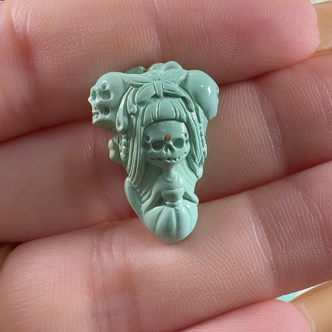 绿松石未镶嵌颈饰