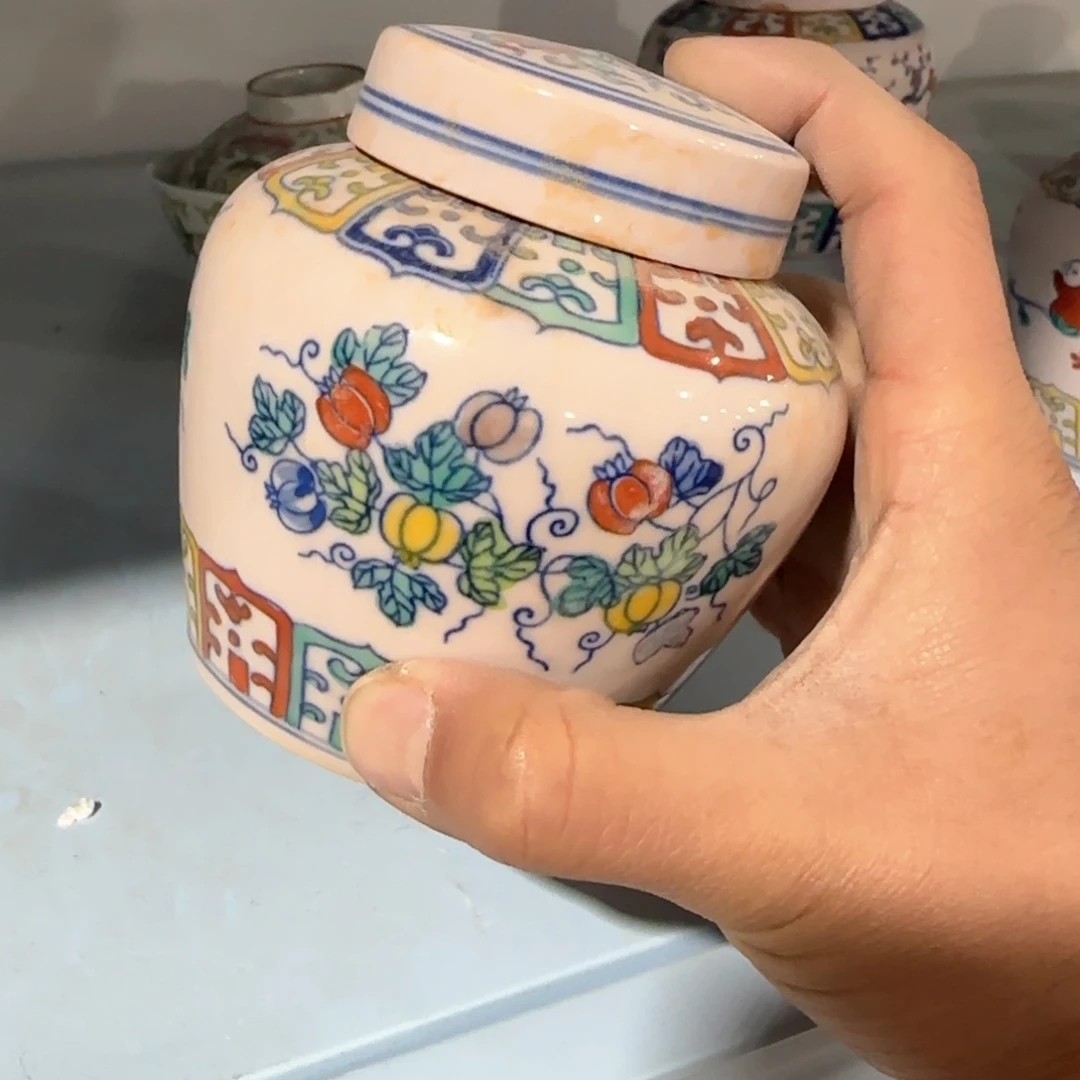 瓷片瓷器上写出两行对联来说明