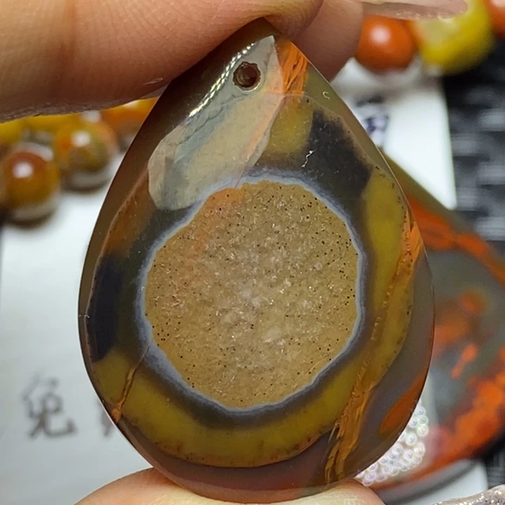 玛瑙/玉髓颈饰未镶嵌