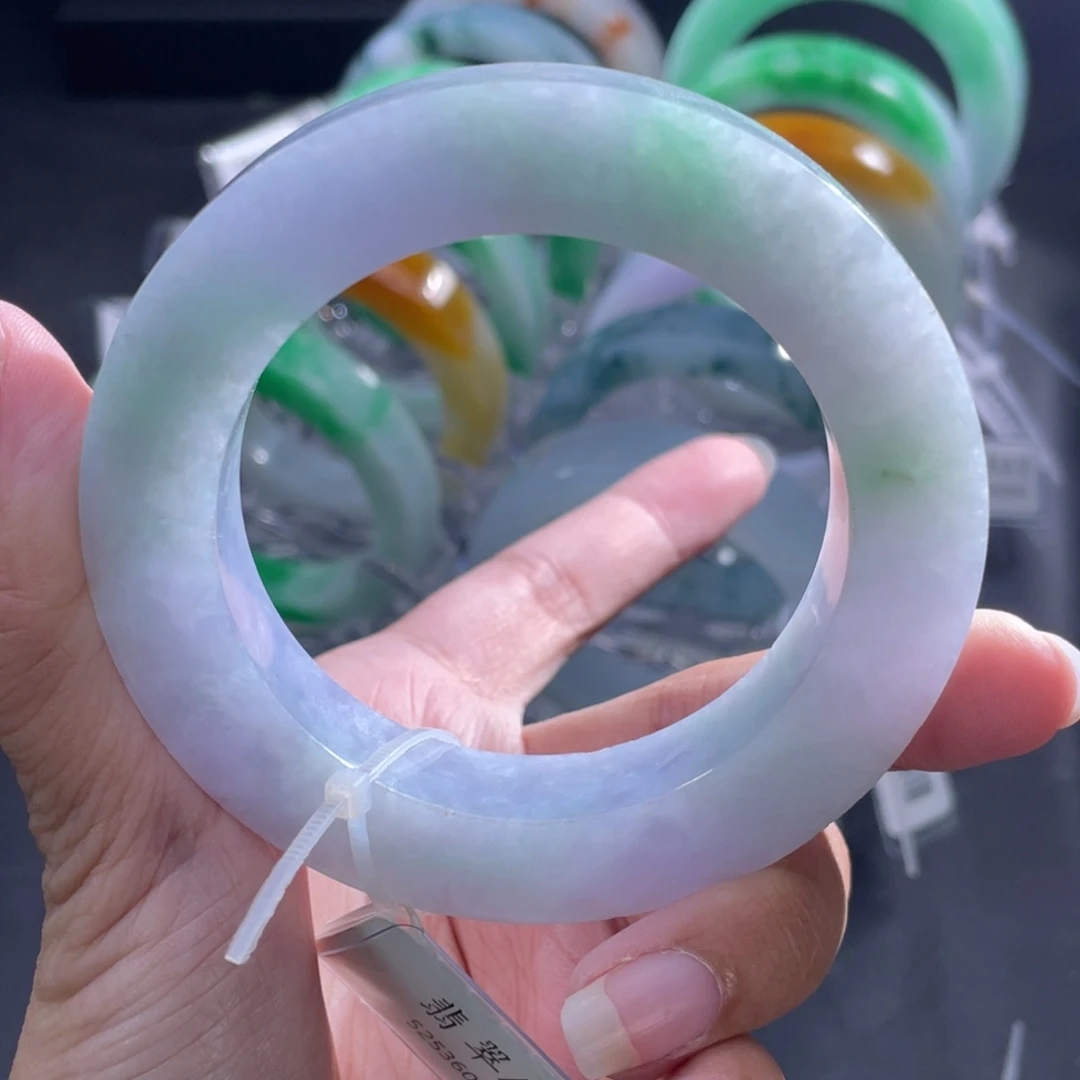 定制翡翠未镶嵌手镯