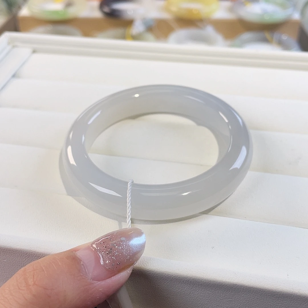 和田玉未镶嵌手镯白紫冰感老料