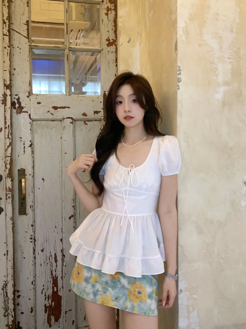 现Even一雯【巴黎少女】韩系高智感甜美荷叶边泡泡袖法式减龄短上衣