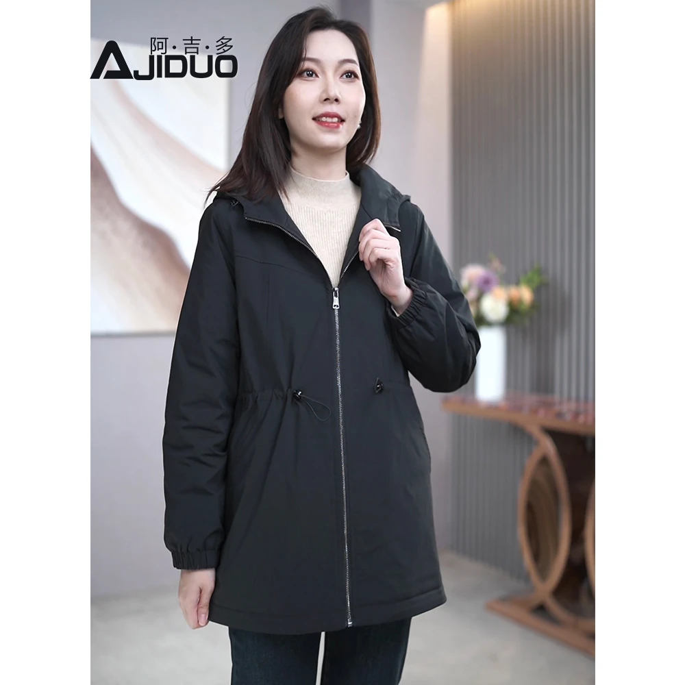 百搭黑色棉服女冬季2025年妈妈装保暖宽松连帽防风外套户外冲锋衣
