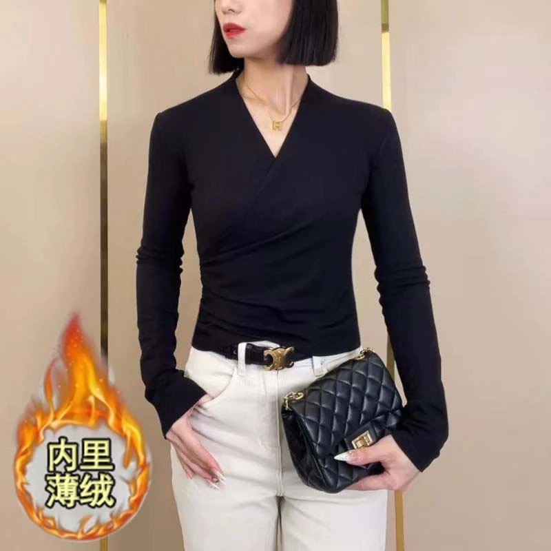 高级设计感T恤打底衫女春秋内搭2025新款V领上衣减龄漂亮洋气小衫