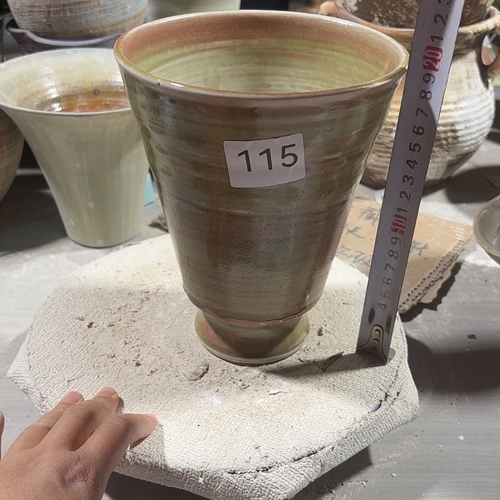 陶摆件高19，口16，瑕疵处理，115，有孔