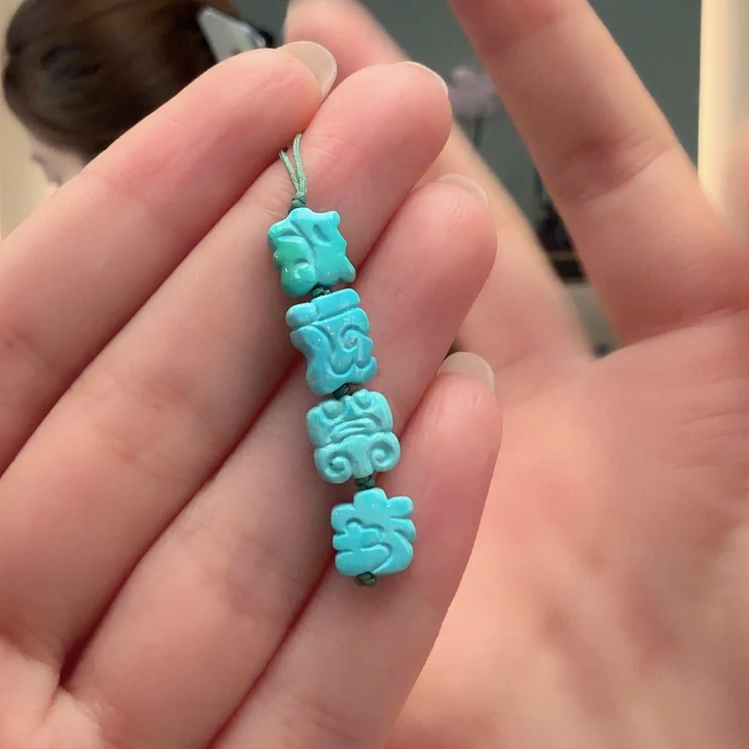 绿松石未镶嵌颈饰