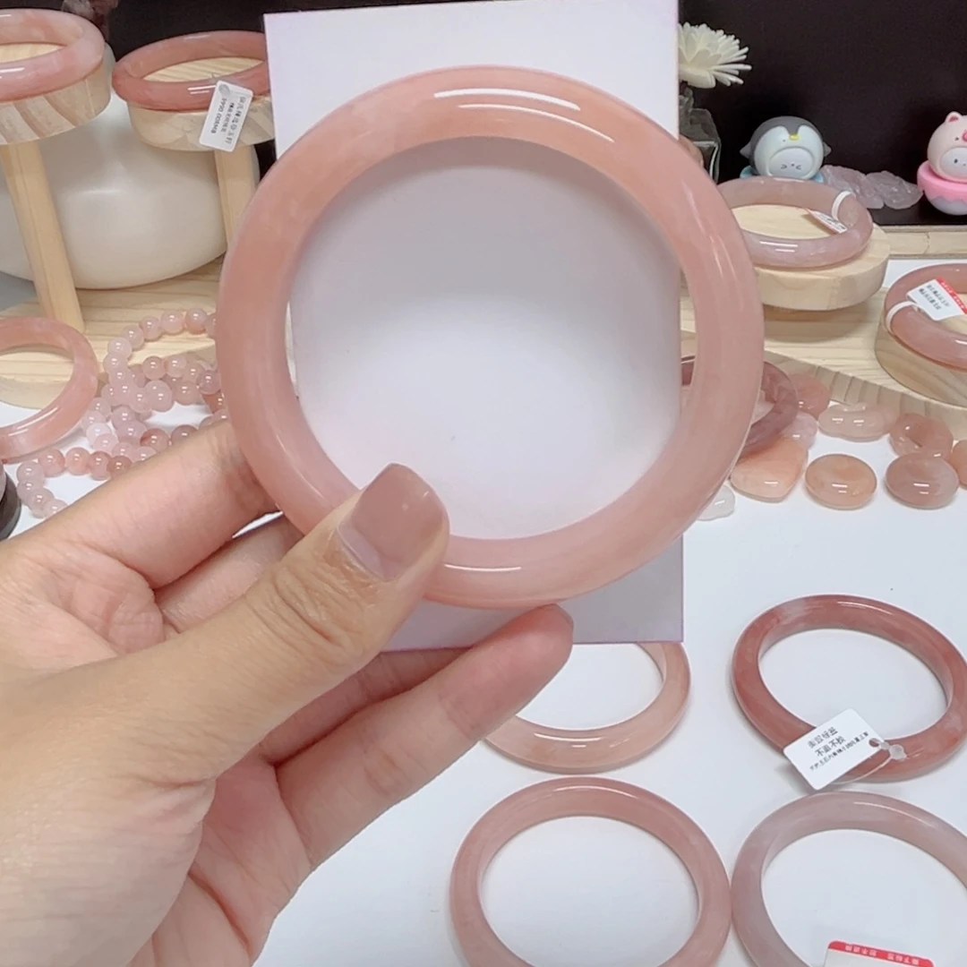 未镶嵌手镯石英质玉L***?